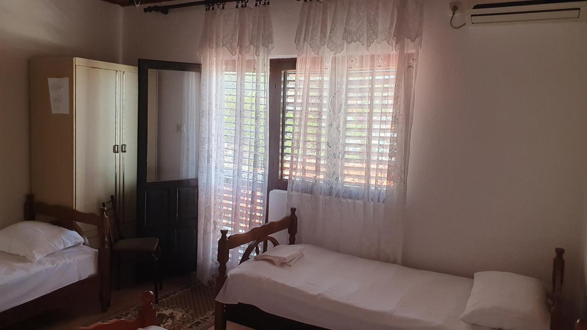 Guesthouse Sinani Ulcinj Extérieur photo
